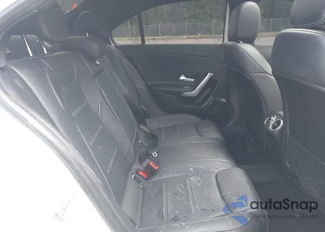 2019 Mercedes-Benz A 220 z USA, uszkodzony, nr VIN WDD3G4EB4KW013284